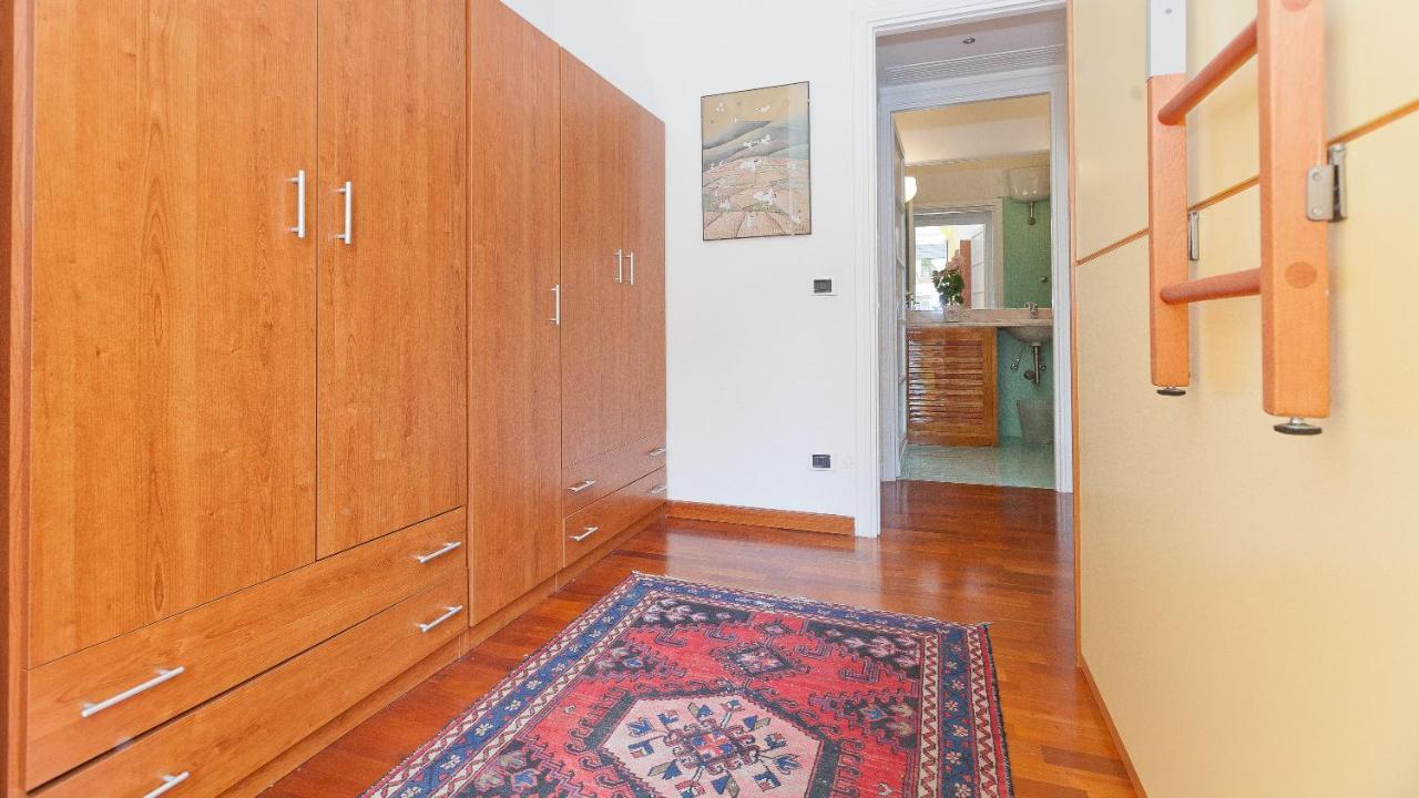 Pateras Flower-rental In Apartamento Roma